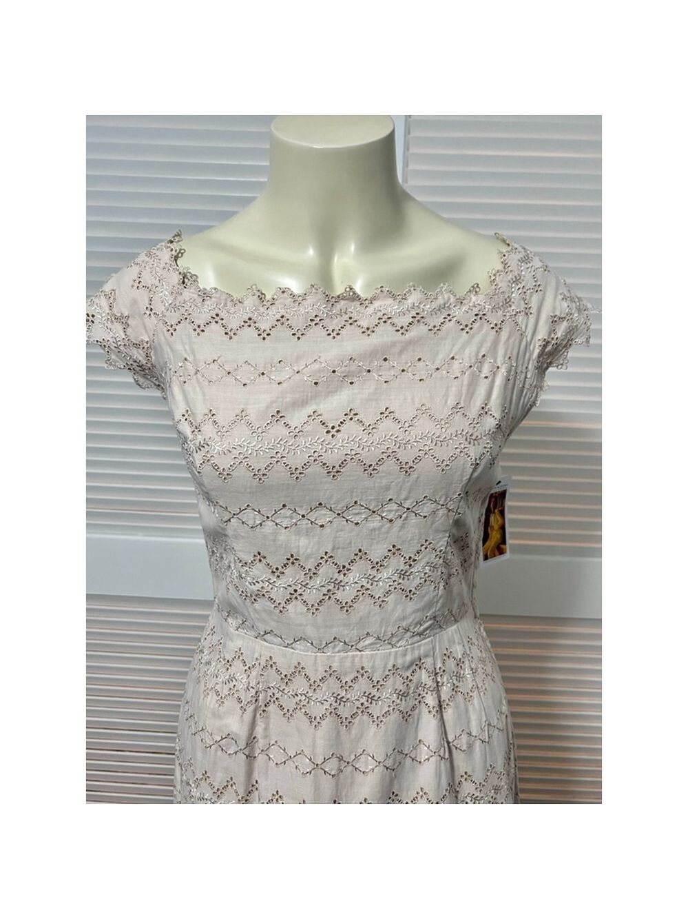 Vintage 80s Beige Eyelet Lace Dress S/M NWT Bustown Modern Palm Springs - Picture 2 of 11